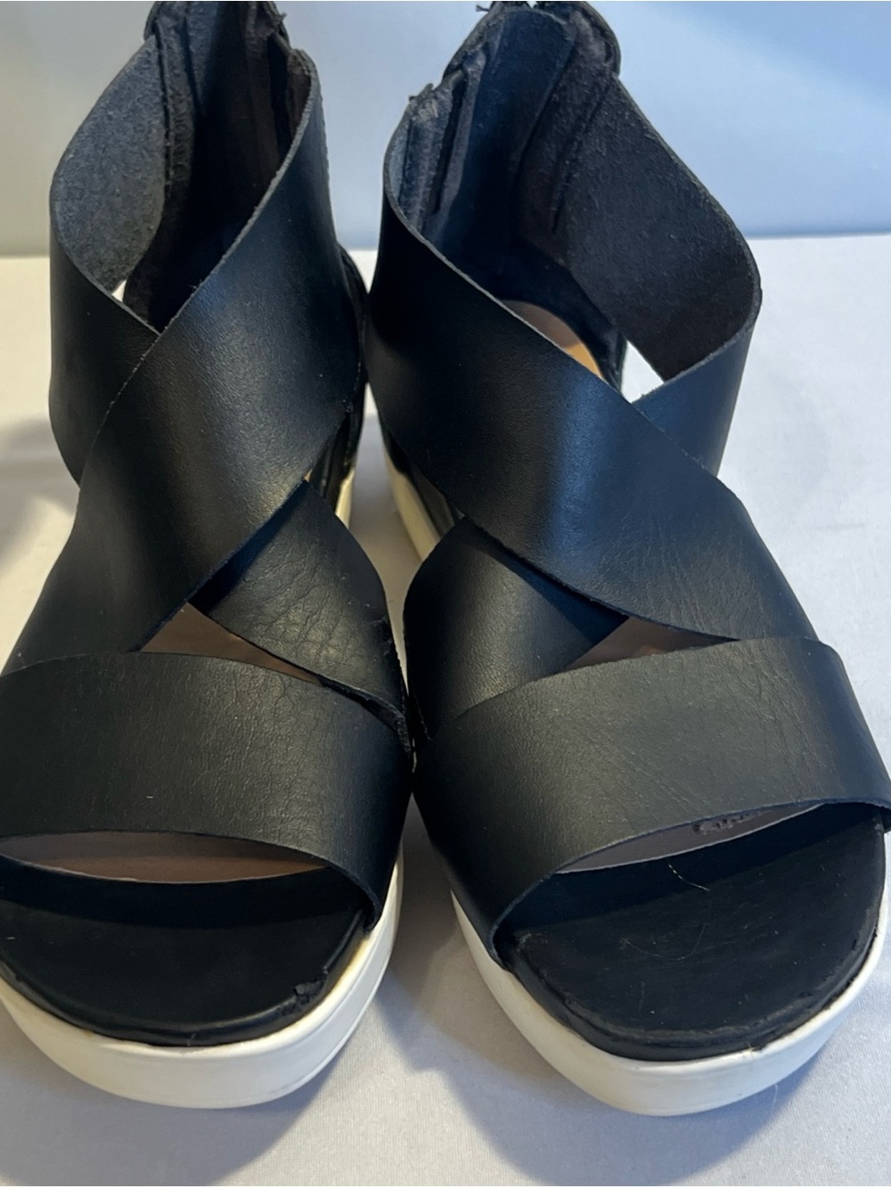 Universal Thread Black and White Platform Crossband Sandals - Picture 8 of 9